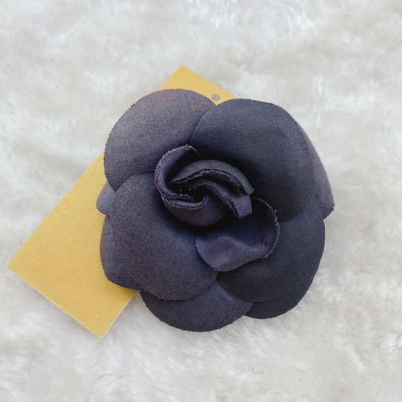 Chanel Black Camellia Brooch - Picture 4 of 8